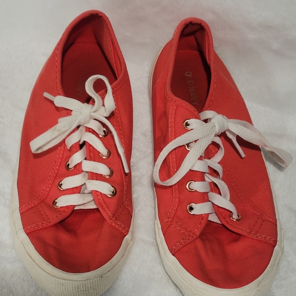 Old Navy Peach Shoes - Picture 3 of 9